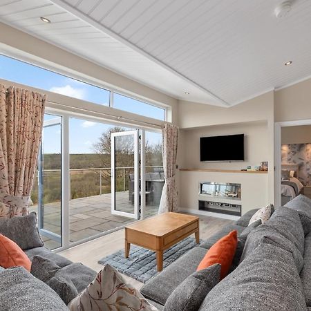 Valley View Lodge - Luxury Lodge, Hot Tub, Close To Beach Penally Exterior photo
