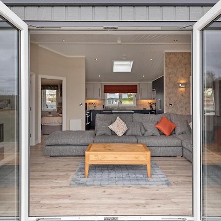 Valley View Lodge - Luxury Lodge, Hot Tub, Close To Beach Penally Exterior photo